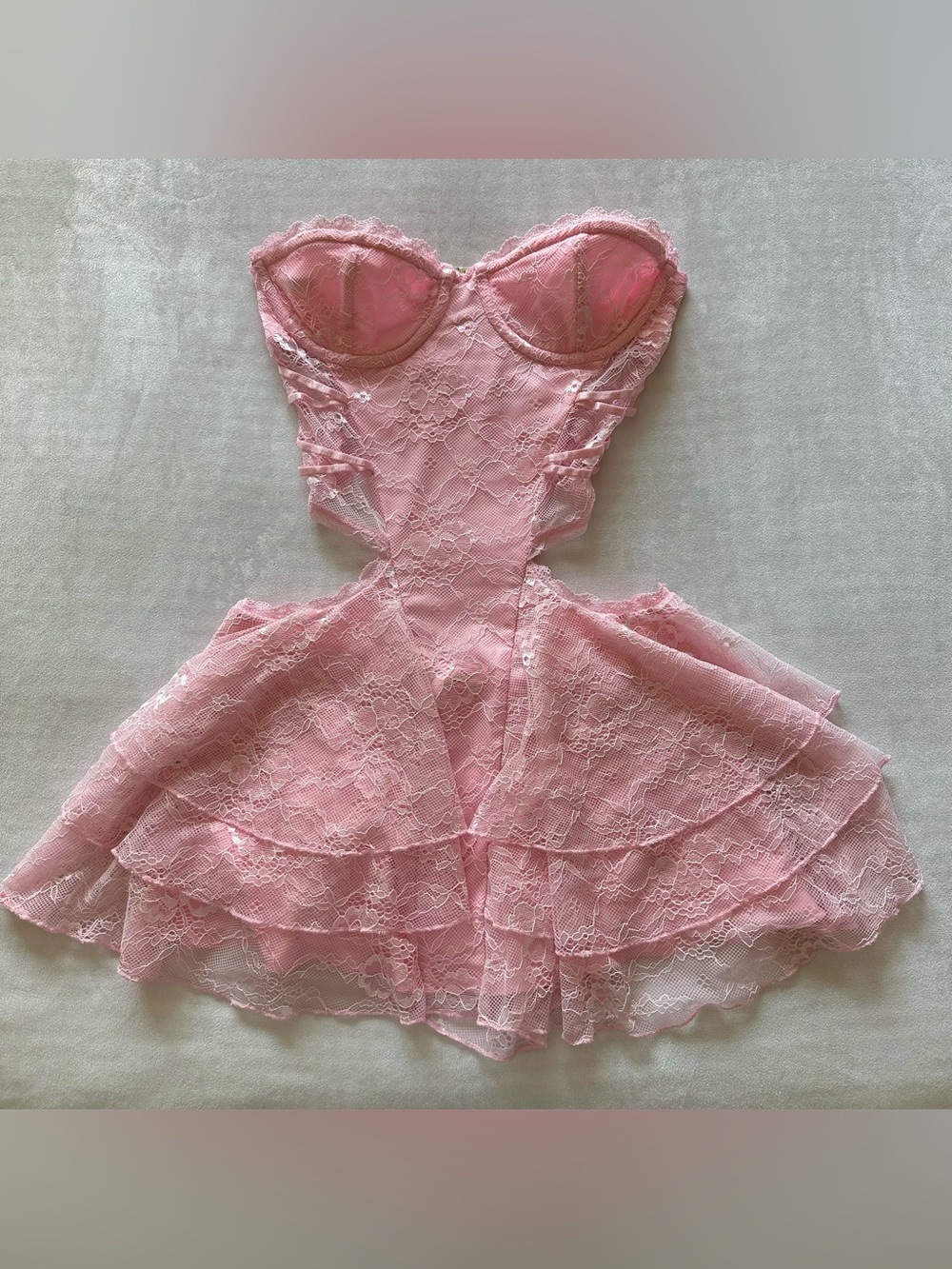 that’s so fetch bubblegum pink lace dress with side cut outs / size 2 - Picture 2 of 9